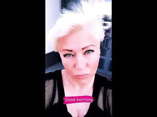 Aged Cinderella bangs herself in the cunt with the sharp heel of her shoe... What a magical bitch!