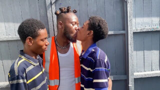 Blowjob, black, threesome, blowjobs, bareback, daddy, outdoors – pria kurus amatir dengan penis besar melakukan anal seks