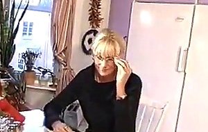 Blond dansk hustru
