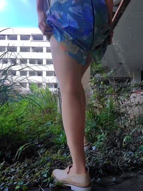 Outdoor-exposure and Peeing