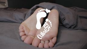 I WANT YOU TO CUM ON MY SOLES - LUCY BENETTE