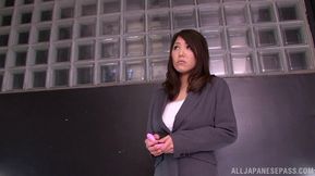 Curvaceous Japanese princess Kokoro Maki fucked from behind