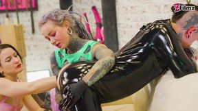 Colorful Latex Fisting with Anuskatzz & Maz Morbid