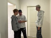 Папа и двое парней с большими членами поймали студента и жестко его трахнули