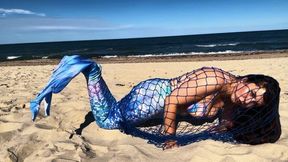 Mermaid Is Trapped - MP4