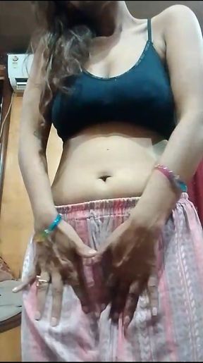 Indian Desi Girl Big Boobs Show