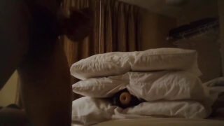 Video cận cảnh một mình của cô gái đồng tính đang thủ dâm bằng dương vật giả và máy rung.