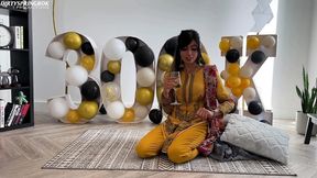 aaliyah yasin gets horny whilst waiting for her guests