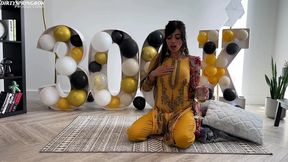aaliyah yasin gets horny whilst waiting for her guests
