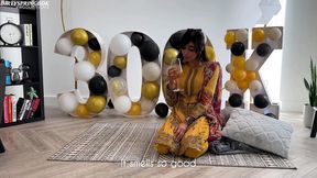 aaliyah yasin gets horny whilst waiting for her guests