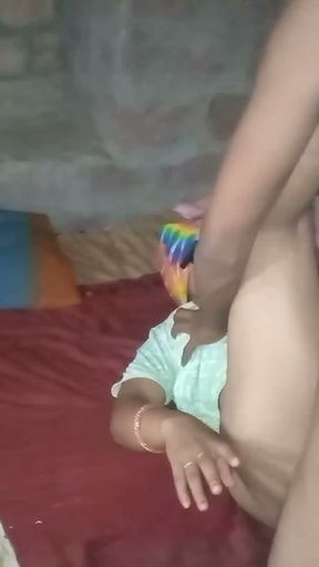 Bhabhi ko rat me jor se sex in house.   Clip 1