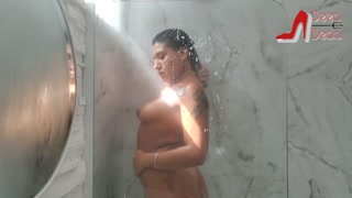 Bea whore got horny in the shower and started playing