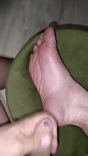 horny sprinkled on my feet