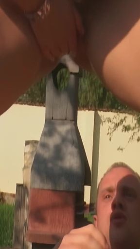 Pee Queen - Drowns Her Slave