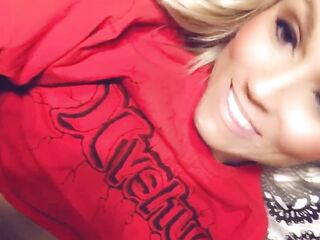 Who craves to see it try and fit and stretch me out