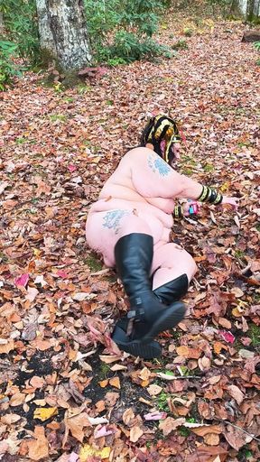 Dirty Ass Leaf Playing in Her Ass Cumming She's Not Faking