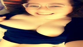 j aime tease, ca me rend toute humide la en bas quand je sais que je fais ...