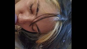 Chupando pene  carzuva