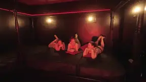 Can the Blindfolded Boyfriend Guess Who His Girlfriend Is