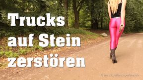 Destroying an advertising truck on stone

Werbetruck auf Stein zerstören