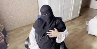 Muslim Woman Masturbates in Hijab
