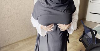 Muslim Woman Masturbates in Hijab