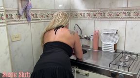 Stepson Helps Stepmom in the Kitchen and Ends up Fucking Her Ass and Ends up Cumming in the Mouth of the Naughty Girl