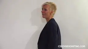 Muscle-bound dude pounds a hot blonde maturity