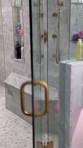 Sultry Soak: Giana's Naughty Bath Tease