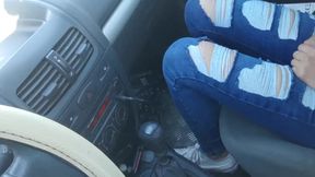 Mexican amateur babe vibrates in public & loves being watched