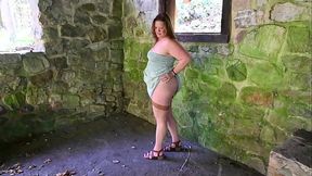 Harmony Rose:  Fingering my sweet pussy outside