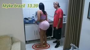 vitoria beatriz ela e uma cozinheira muito boa eu preferir comer a rabada ela estava na cozinha ela adora dar o cuzinho ela pediu porra gosar na boca dela