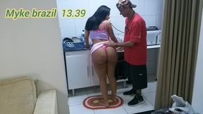 vitoria beatriz ela e uma cozinheira muito boa eu preferir comer a rabada ela estava na cozinha ela adora dar o cuzinho ela pediu porra gosar na boca dela
