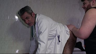 METEU UMA PICA GIGANTE E DESTRUIU MEU RABO, EU PEDI MAIS