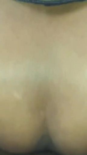 Mere ko leta kar vah karti hai   Clip 1