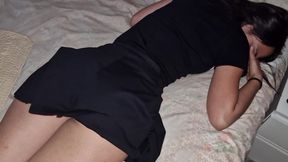 Mi mejor amigo me despierta mir&#x00E1;ndome las braguitas mientras tengo sue&#x00F1;os mojados con mi ex