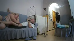 Stepmom helps me jerk off my cock so that I cum