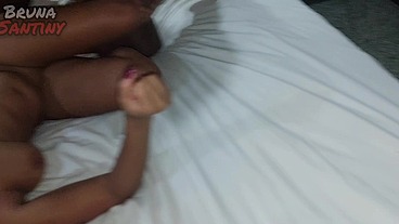Negao faz sexo selvagem com a bruna e ela gozou muito.