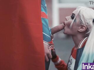 Superman destroys Harley Quinn's rectal hole and gives her an anal creampie.