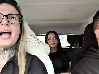 We called the candy vendor beauty from Farol! To be a porn actress and have great sex in our car! The 19-year-old accepted and we had great sex with her until she had a great orgasm.