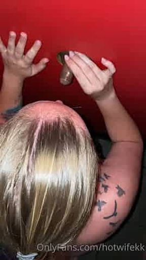 Hotwifekk gloryhole4