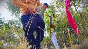 Desi Village Story - Bhabhi Used to Pluck Karvand Fruits From the Forest and Sell Them in the City - Hindi Audio XXX Movies.