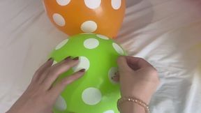 Baloes grandes coloridos bolinhas brancas lindos