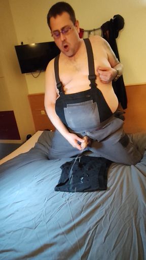 Third Cumshot on black Boxershort in Workgear