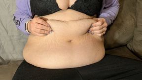 Chubby Veronica Plays with Belly and Belly Button and wants you to cum