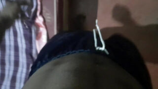 Masturbace, prstění, výstřik do pusy, fisting, dominace, swingers, šaty – amatérští mladí gayové-crossdresseři dostávají fisty