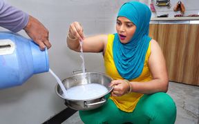 Hijabi Muslim Stepmom Fucked by Milkman After Hot Conversation in Kitchen with Hindi Audio.