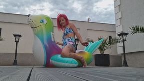 I RIDE & GRIND MY INFLATABLE SEAL UNTIL MY ASS OBSESSED