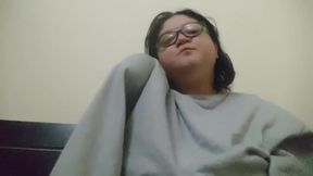 Feedee pounds 100 burgers while drooling for her feeder's cock