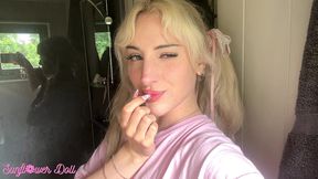 quick cheeky piss in my airbnb toilet
